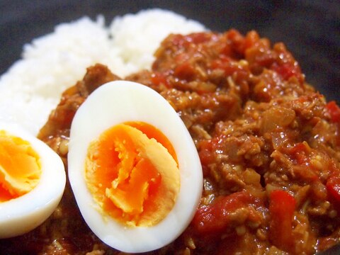 パプリカとトマトの牛ひき肉カレー